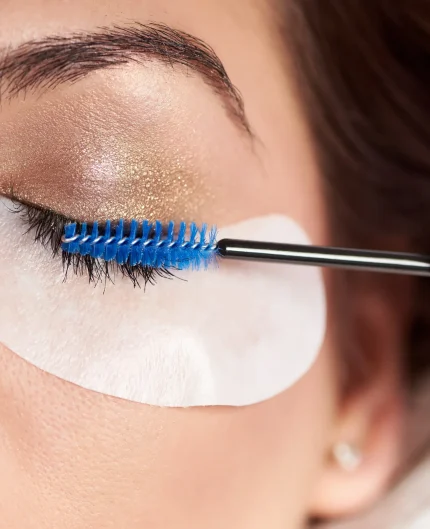 beautiful woman with long eyelashes in a beauty sa 2025 01 16 22 48 18 utc (1)